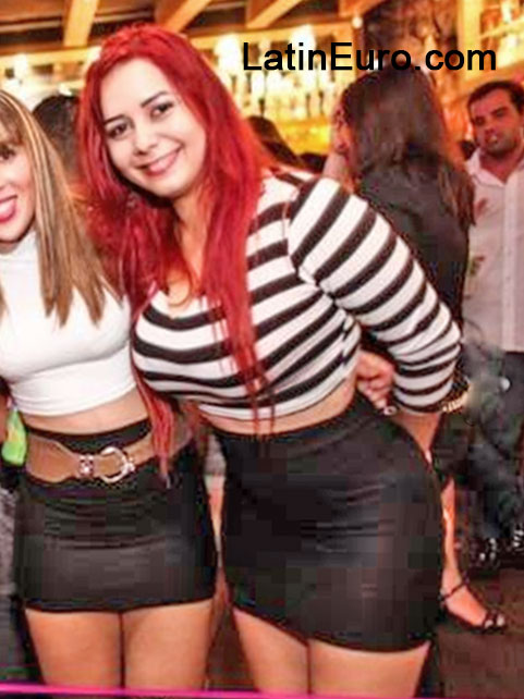 Date this happy Brazil girl Aline from Tres Lagoas BR8462