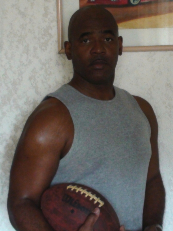 Date this young Bahamas man Dwayne from Nassau BS52