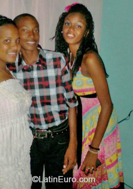 Date this stunning Venezuela girl Alicia from Caracas VE135