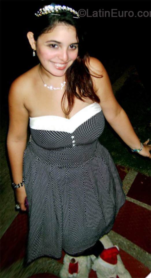 Date this stunning Venezuela girl Angellina from Maracaibo VE137