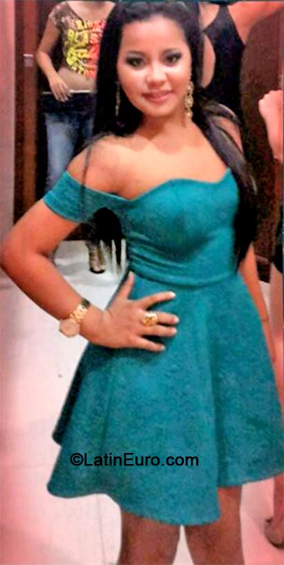 Date this sultry Brazil girl Fernanda from Sinop BR8525