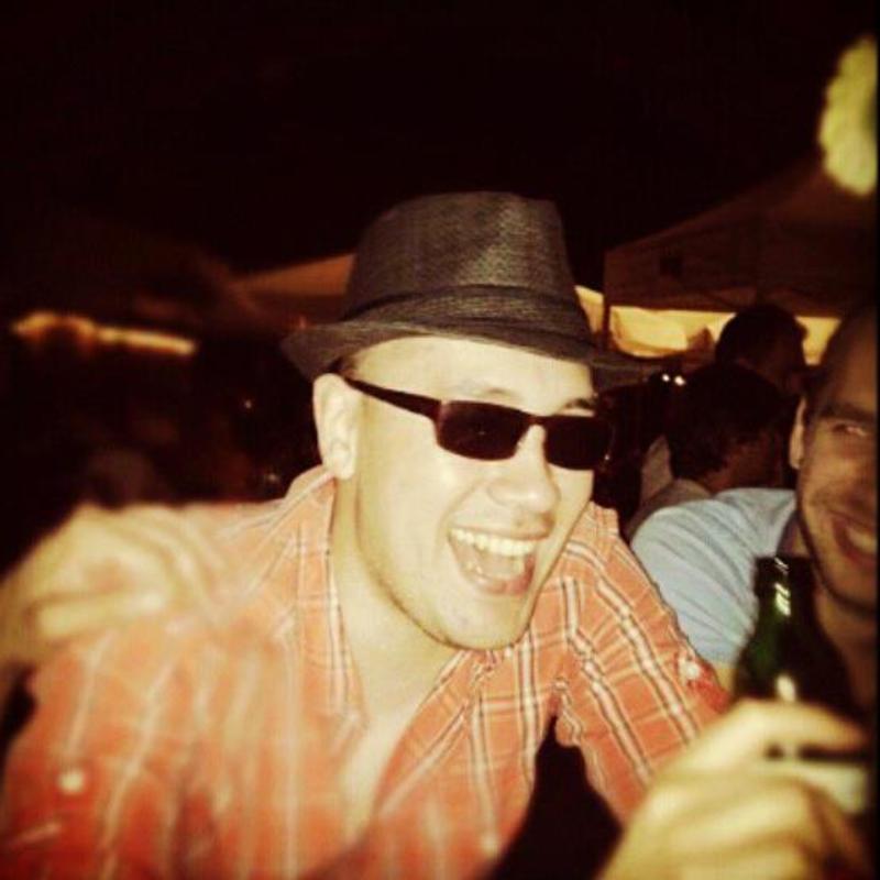 Date this georgeous Belgium man ADNOH from Ghent BE90