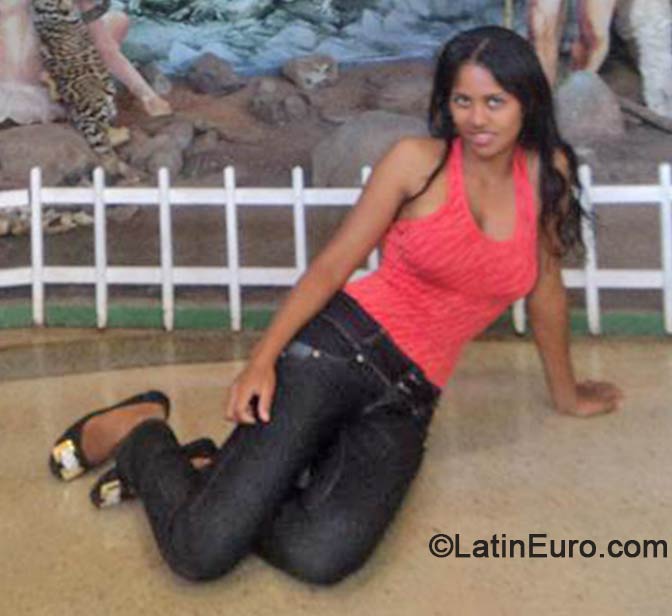 Date this hard body Brazil girl Celia from Brasilia BR8545