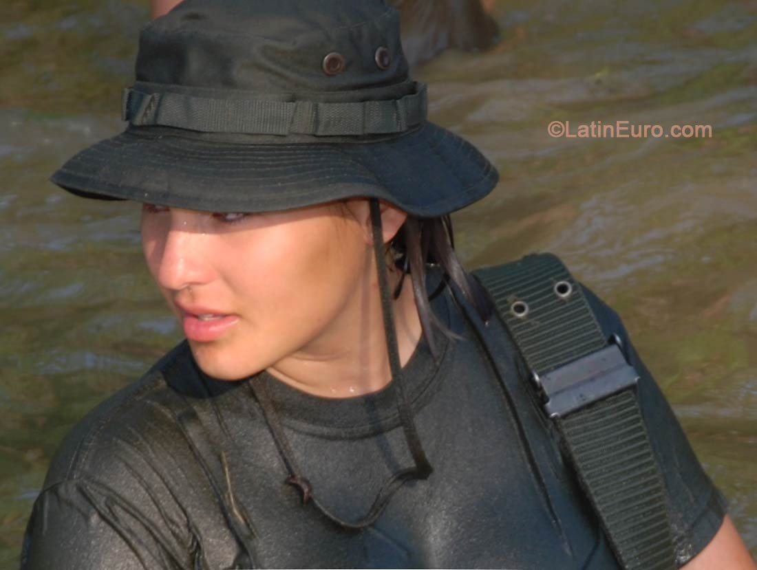 Date this sensual Venezuela girl Yulimar from San Cristobal VE139