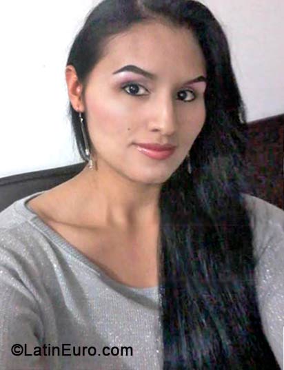 Date this pretty Colombia girl Alejandra from Bogota CO14834
