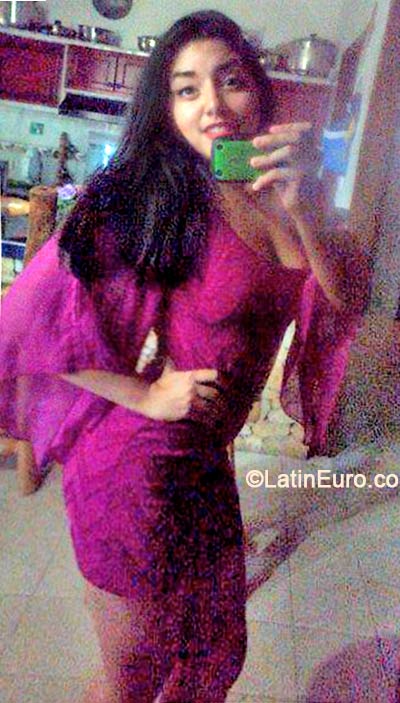 Date this hard body Venezuela girl Ariane from Barinas VE148