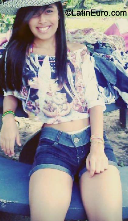 Date this happy Brazil girl Raianie from Manaus BR8596