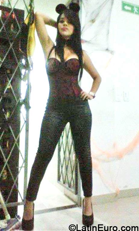 Date this georgeous England girl DRUW from  CO14895