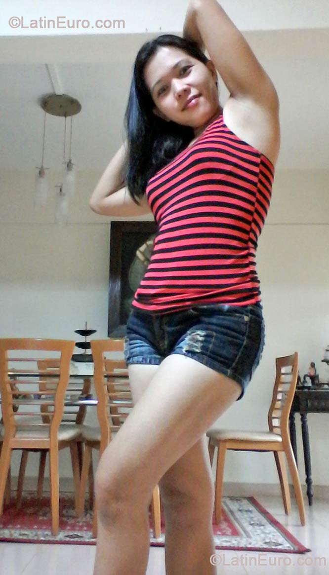 Date this beautiful Philippines girl Leonora from Maasin PH617