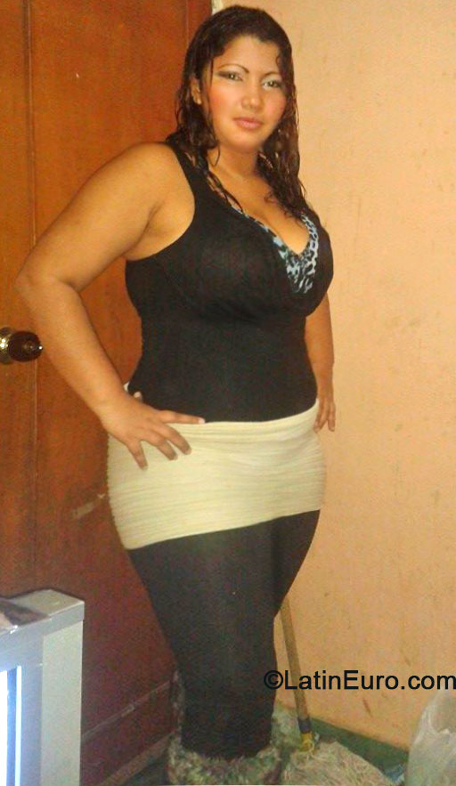 Date this foxy Colombia girl Laura from Cartagena CO14956