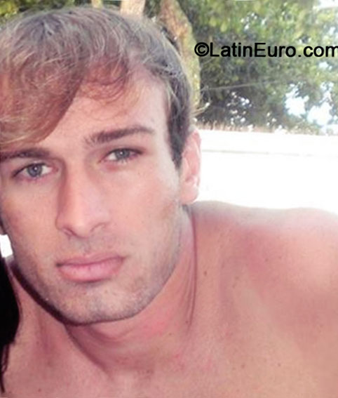 Date this attractive Brazil man Roberto from Recife BR8687