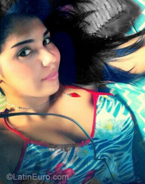 Date this nice looking Brazil girl Karol from Manaus BR8688