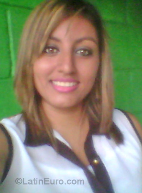Date this sensual El Salvador girl Leticia from San Salvador SV65