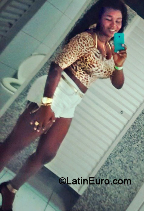 Date this pretty Brazil girl Adriana from Feira De Santana BR8700