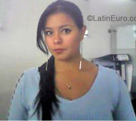 Date this athletic Colombia girl Lorena from Bogota CO15010