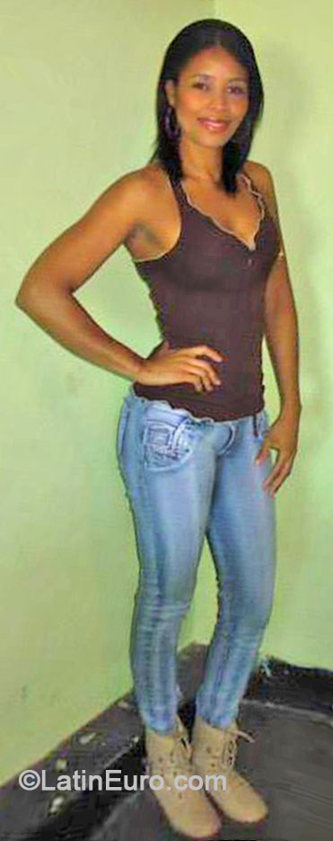 Date this georgeous Colombia girl Ledis from Medellin CO15031