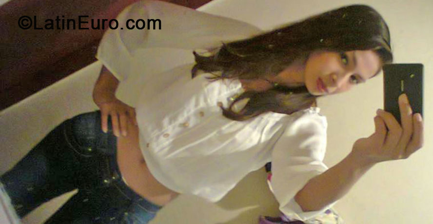 Date this georgeous Honduras girl Neida from Roatan HN1074