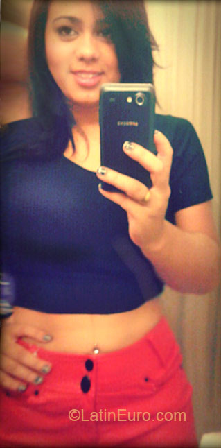 Date this nice looking Brazil girl Bruna from Montes Claros BR8733