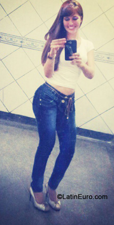 Date this athletic Brazil girl Adreli from Balneario Camboriu BR8751