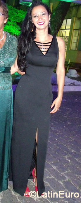 Date this voluptuous Brazil girl Claudia from Ilheus BR8761