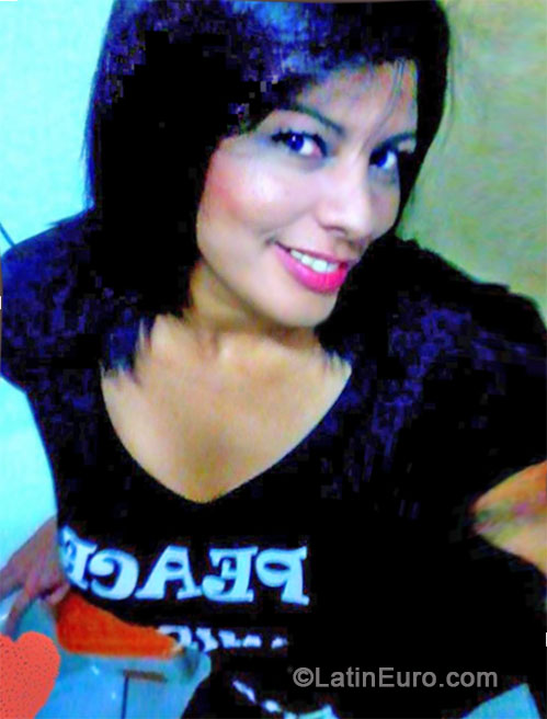 Date this pretty Brazil girl Faby from Goiania BR8763