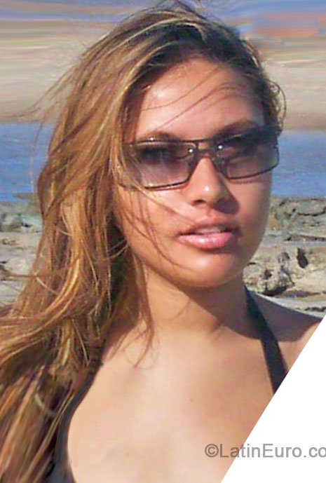 Date this voluptuous Brazil girl Auranir from Fortaleza BR8767