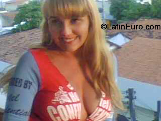 Date this voluptuous Brazil girl Maria from Fortaleza BR8775