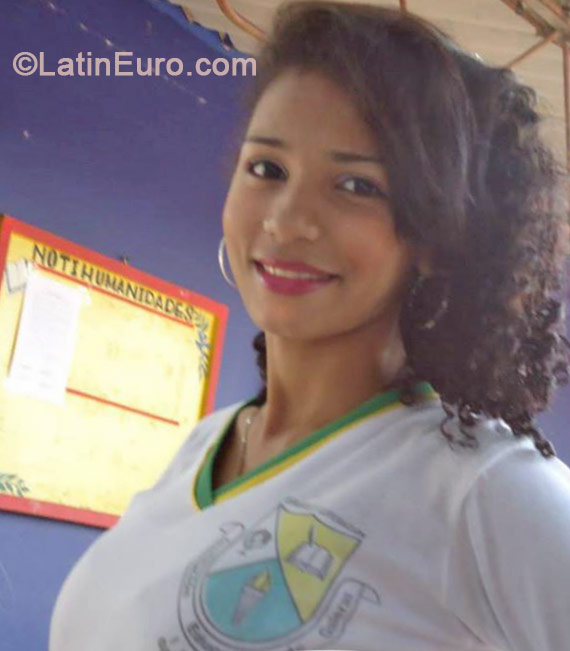 Date this happy Colombia girl Nanys from Sincelejo CO15219