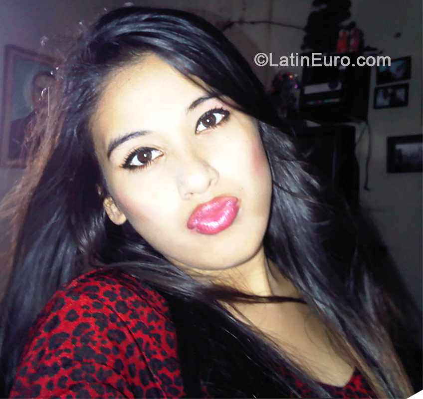 Date this georgeous Venezuela girl Susan from Caracas VE232