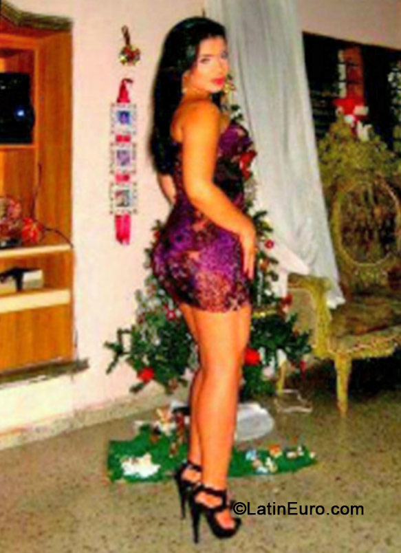Date this stunning Colombia girl Alexandra from Barranquilla CO15282
