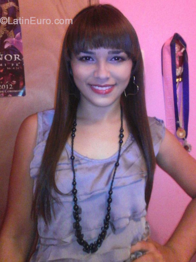 Date this georgeous Venezuela girl Evelin from Maracaibo VE242