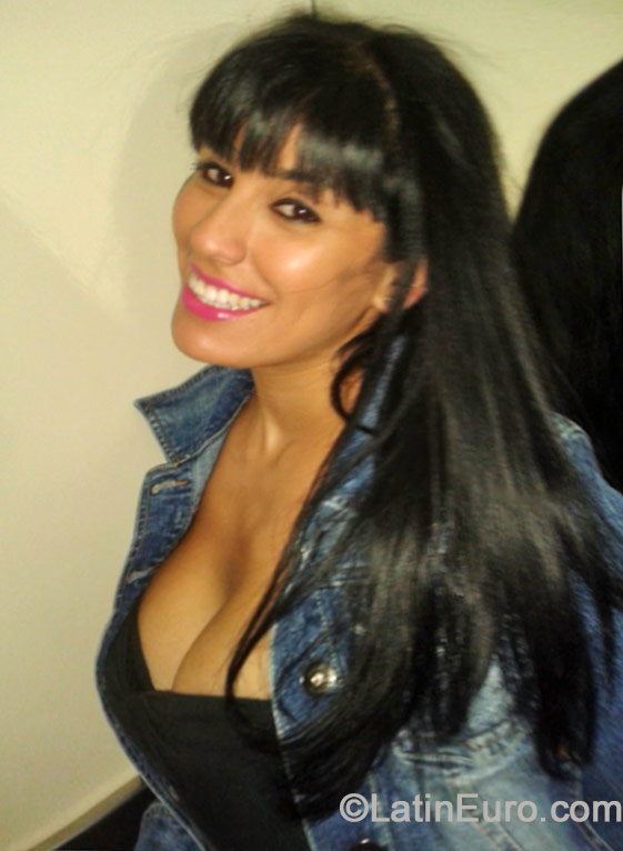 Date this cute Spain girl Barbara from Barcelona ES280