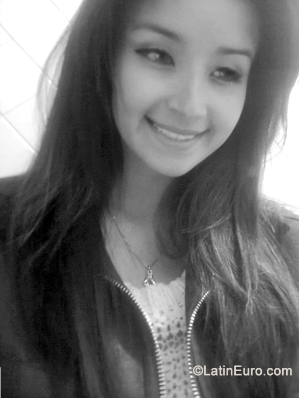 Date this athletic Colombia girl Guisell from Bogota CO15334