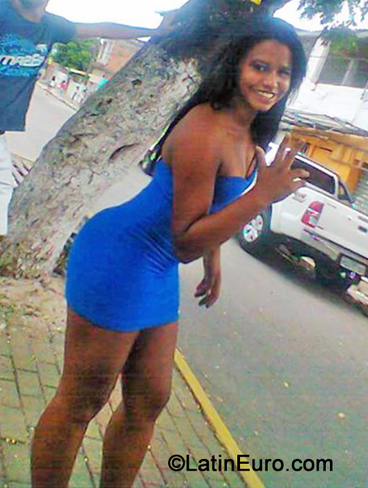 Date this lovely Brazil girl Rafaela from Porto De Galimha BR8822