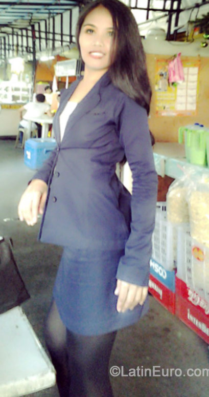 Date this athletic Philippines girl Liza from Manila PH652