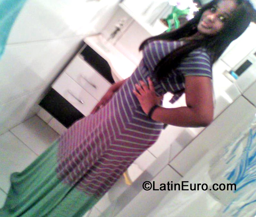 Date this passionate Brazil girl Lais from Rio De Janeiro BR9098