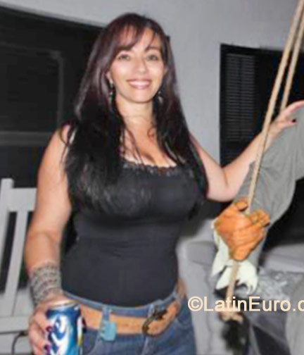 Date this stunning Colombia girl Maria from Cali CO15401