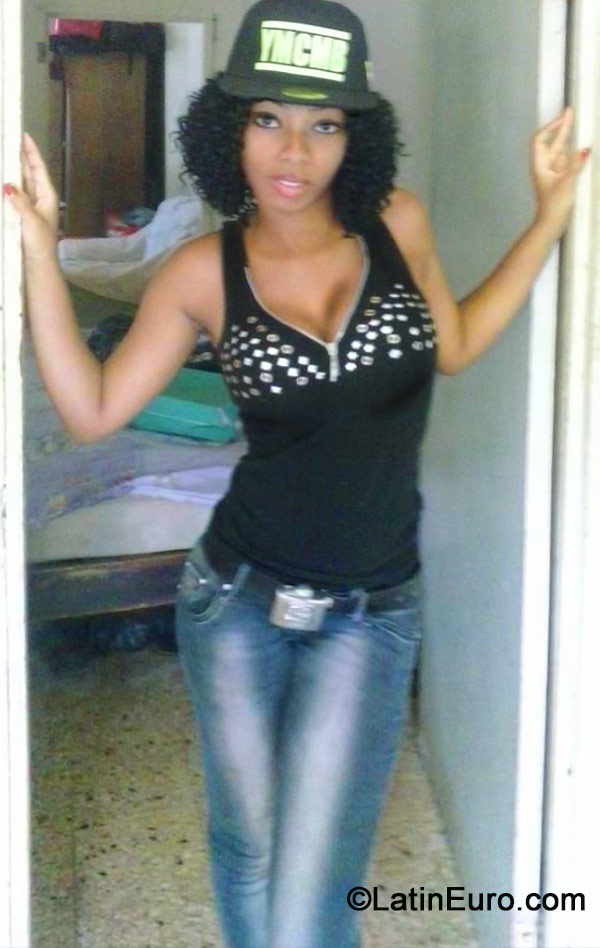 Date this happy Jamaica girl Toni from Linstead JM1752