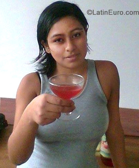 Date this tall Peru girl Elizabeth from Lima PE995