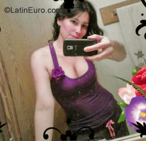 Date this exotic United States girl Bleny from FORT LAUDERDEL US15755