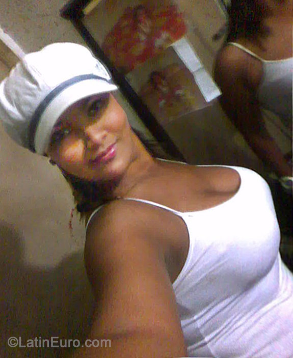 Date this young Venezuela girl Aryana from Guacara VE286