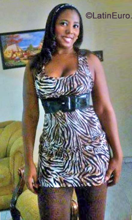 Date this sensual Colombia girl Eleana from Cali CO15568