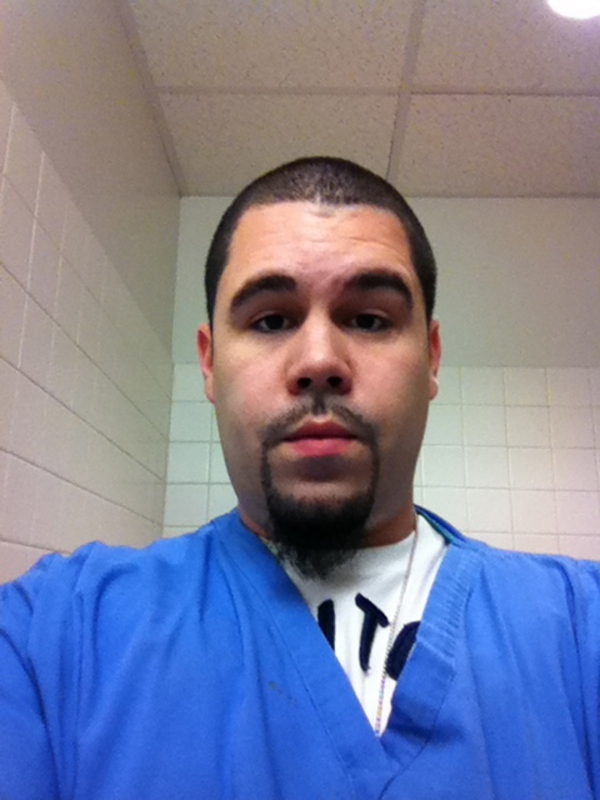 Date this attractive United States man SANTIAJ from Philadelphia US15211