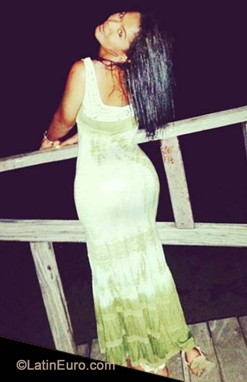 Date this pretty Colombia girl Paola from  CO15644