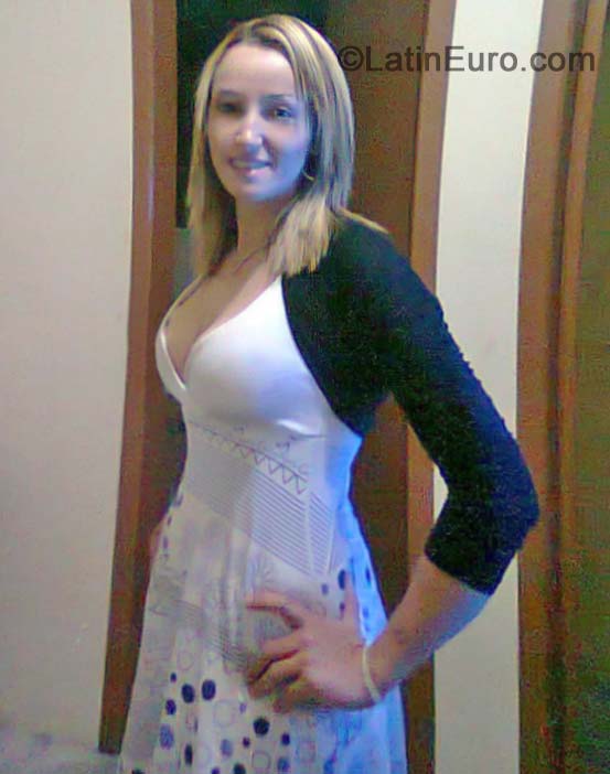 Date this hard body Brazil girl Priscilla from Porto Alegre BR8924