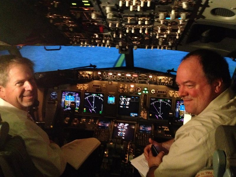 Date this good-looking United States man Piloto from San Francisco US15279