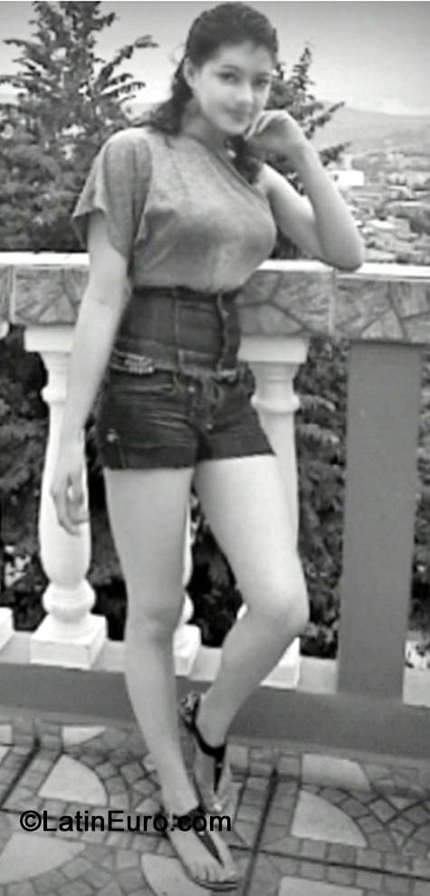 Date this charming Honduras girl Sara from Tegucigalpa HN1390