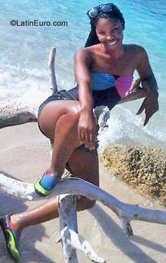 Date this hard body Jamaica girl Sherika from Montego Bay JM1798