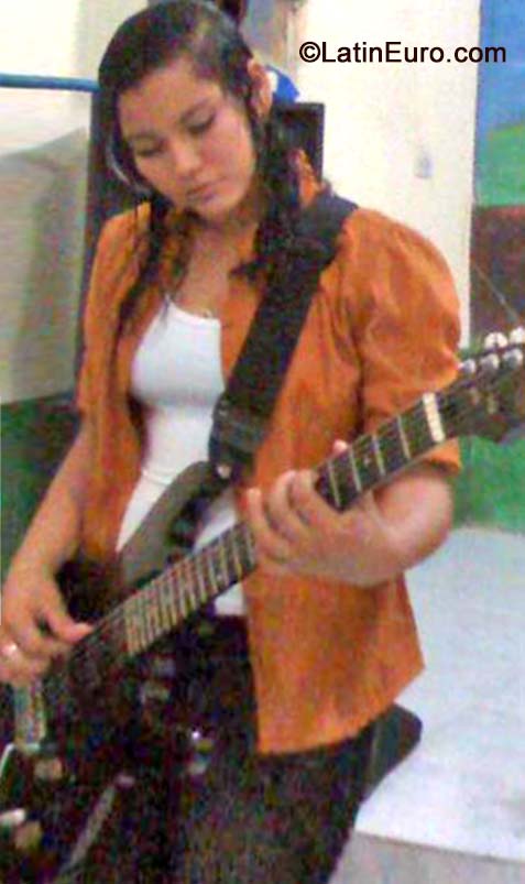 Date this sultry Brazil girl Dayana from Sao Luis BR8939