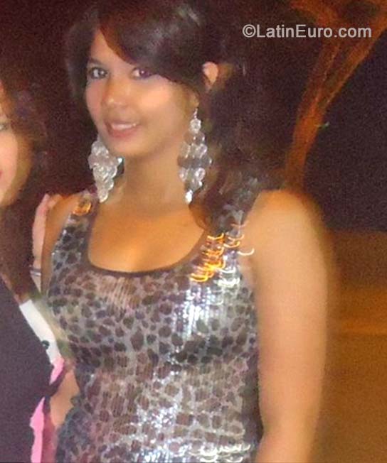 Date this charming Honduras girl Roxana from Comayagua HN1217